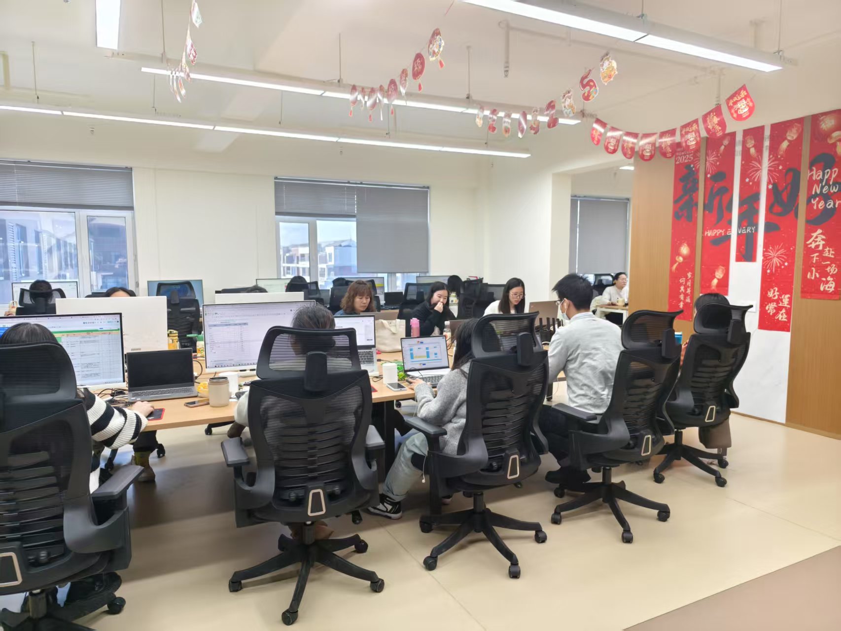 人勤春来早，奋斗正当时！